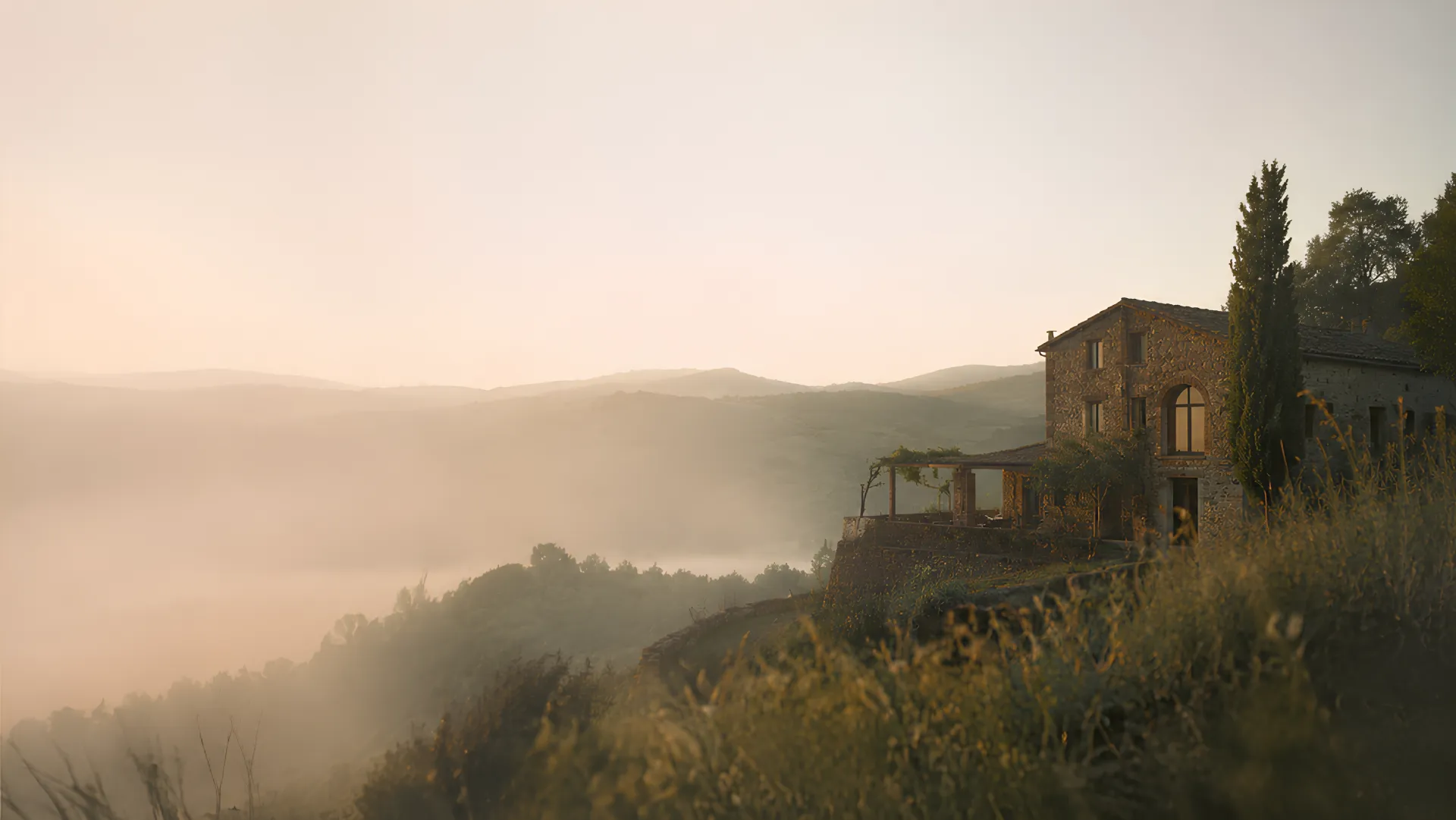 Paesaggio italiano all'alba